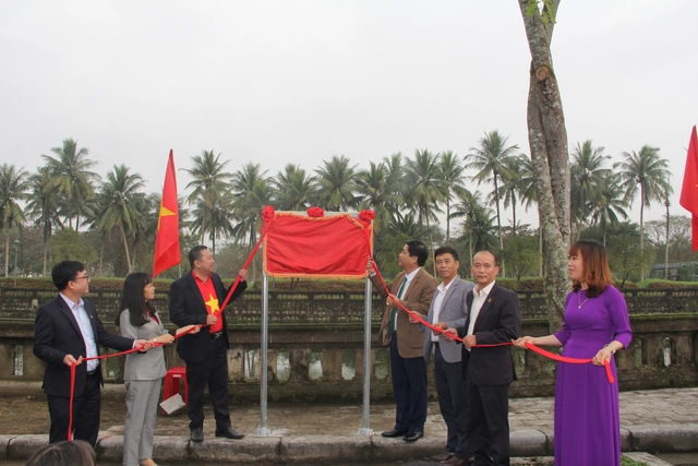 Nghi thức khánh thành "Đường cờ Tổ quốc" dẫn vào Khu Di tích Quốc gia đặc biệt Thành Cổ Quảng Trị