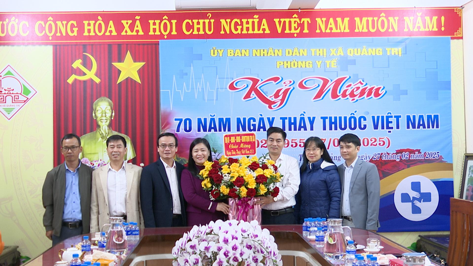 Lãnh đạo Quảng Trị thăm chúc mừng ngày Thầy thuốc Việt Nam