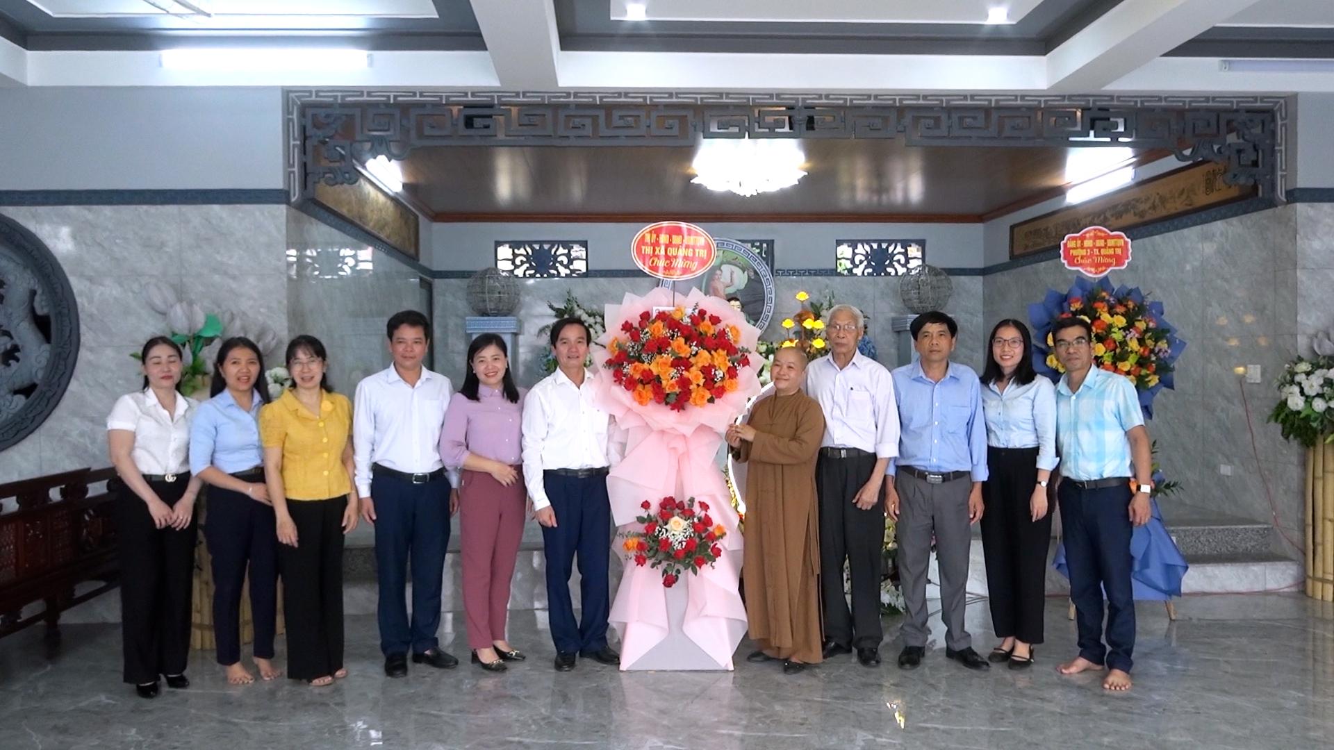 Lãnh đạo thị xã Quảng Trị thăm, chúc mừng đại lễ Phật Đản năm 2025