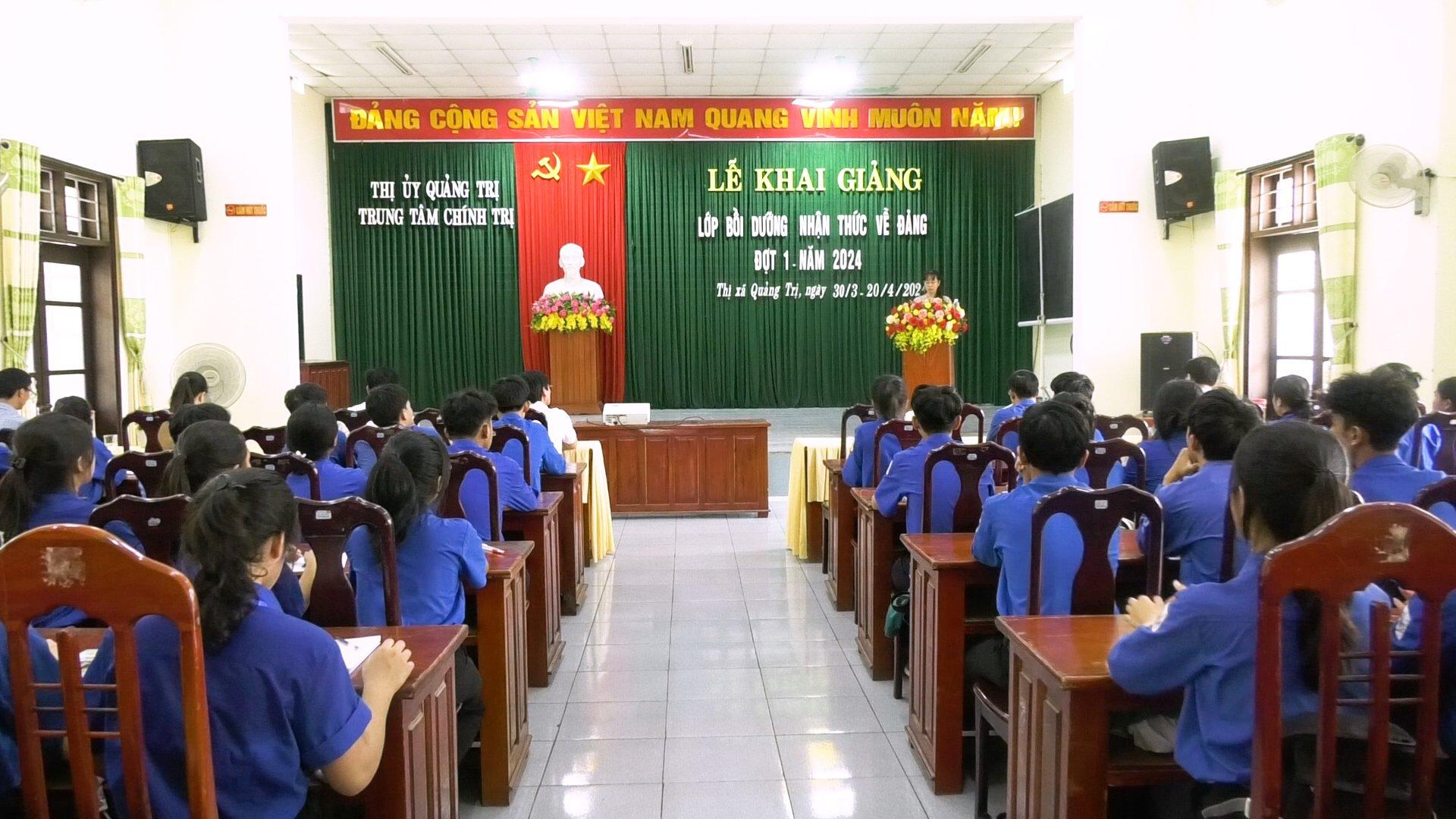Trung tâm chính trị thị xã Quảng Trị chức khai giảng lớp bồi dưỡng nhận thức về Đảng khóa I năm...